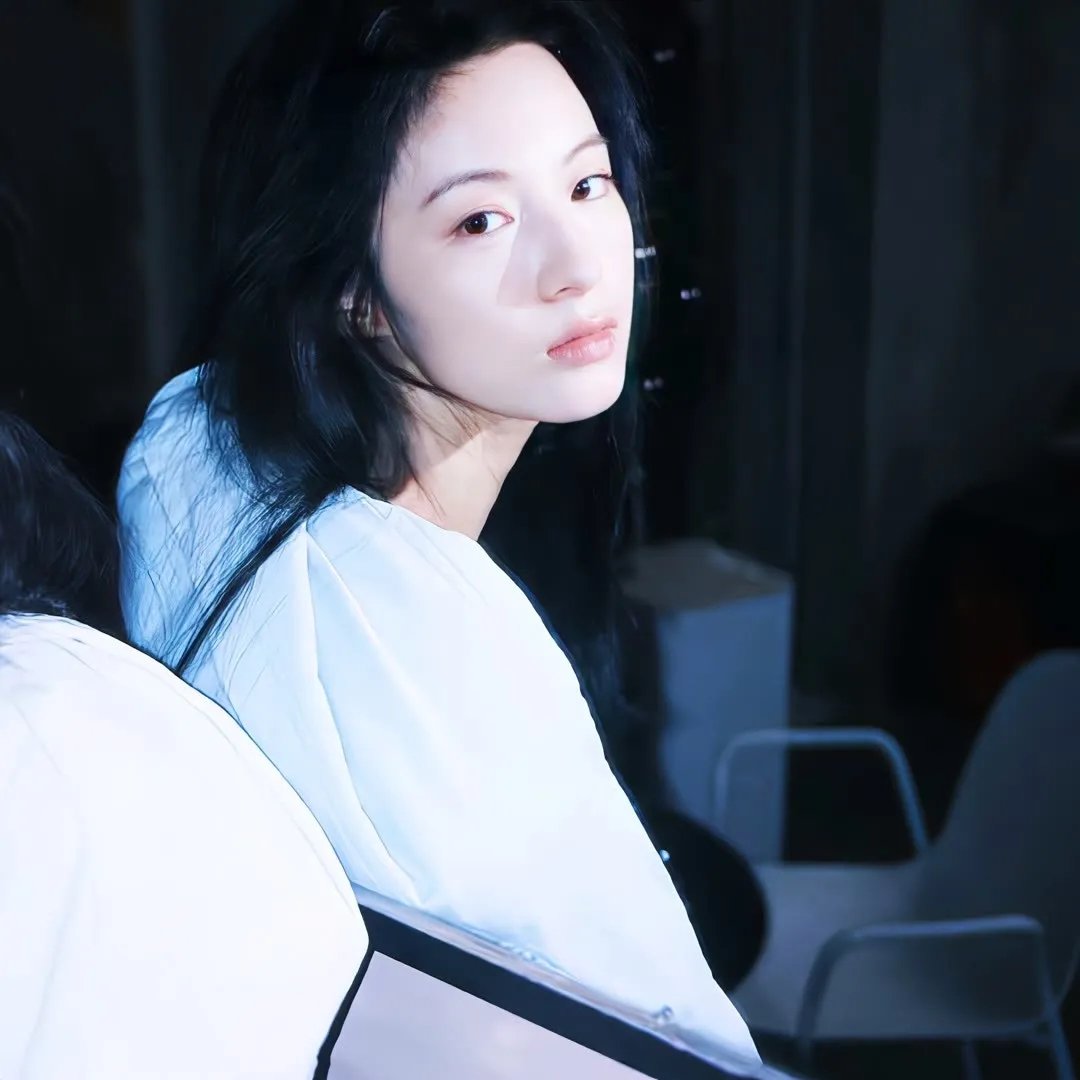 无名战士的漆皮靴